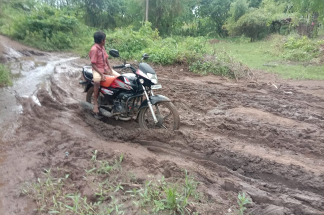 स्वातंत्र्याच्या सत्तरीनंतरही चत्तरसिंगपाडा मुलभूत सुविधांपासुन वंचित, ग्रामस्थांची मुख्यमंत्री व उपमुख्यमंत्रीकडे कैफीयत