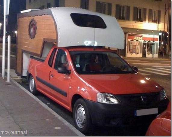 Dacia Pick Up Camper hout 01