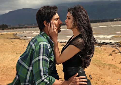 Murder 3 Latest Hot Stills Photo Gallery