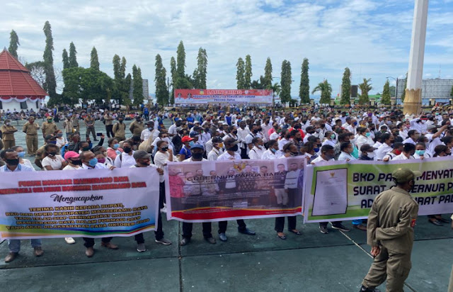  Nicolaus Wenda Ungkap Tjahjo Kumolo Buka Peluang Angkat Honorer Papua Tanpa Tes