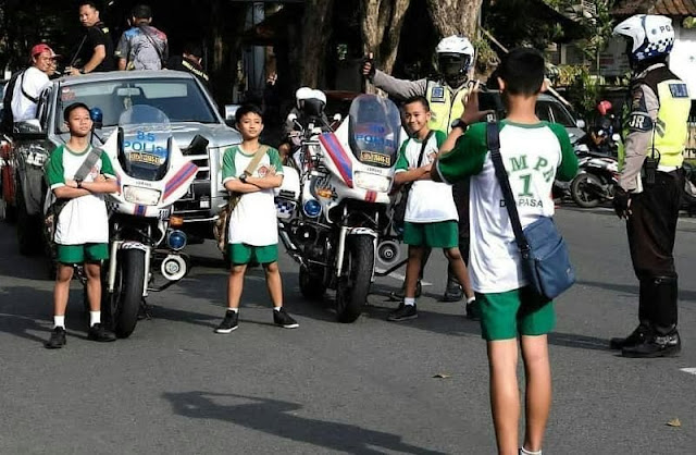 11 Kelakuan Absurd Pelajar Indonesia yang Bikin Tepuk Jidat