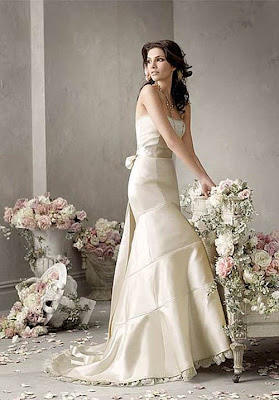 Ivory wedding dress