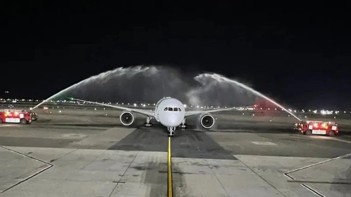 طائرة الأحلام