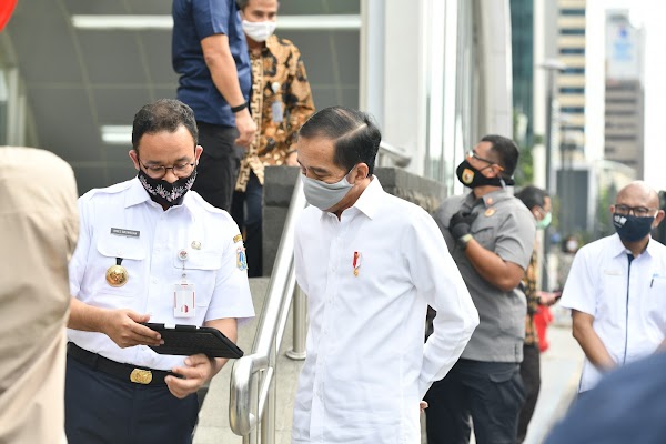 Anies Baswedan yang Salah Membaca Pesan Jokowi