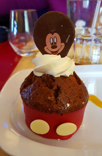 Mickey Mouse cupcake at Cafe Mickey in Disneyland Paris