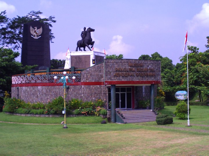 Monumen Jenderal Sudirman di Beberapa Kota Indonesia 