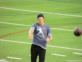 Tom Brady en un Partido Benéfico en el Estadio de Harvard