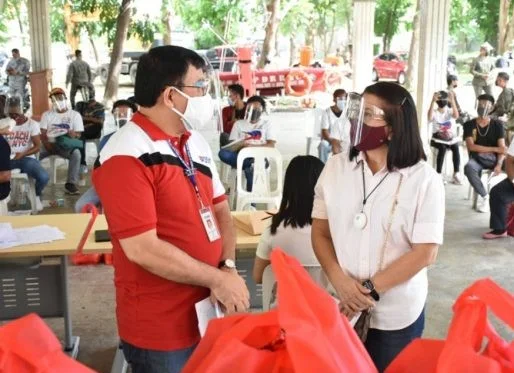 Livelihood Settlement Grants Iginawad sa mga Dating Rebelde