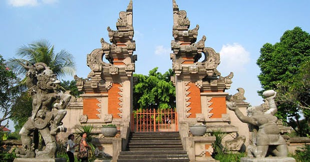 Rumah Adat Bali (Gapura Candi Bentar), Gambar, dan 