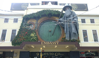 the hobbit an unexpected journey, giant statue of gandalf