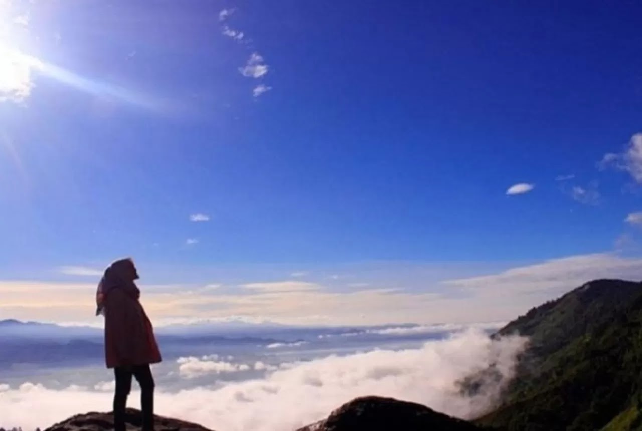 Bukit Khayangan, Memandang Danau Kerinci Dari Ketinggin Awan