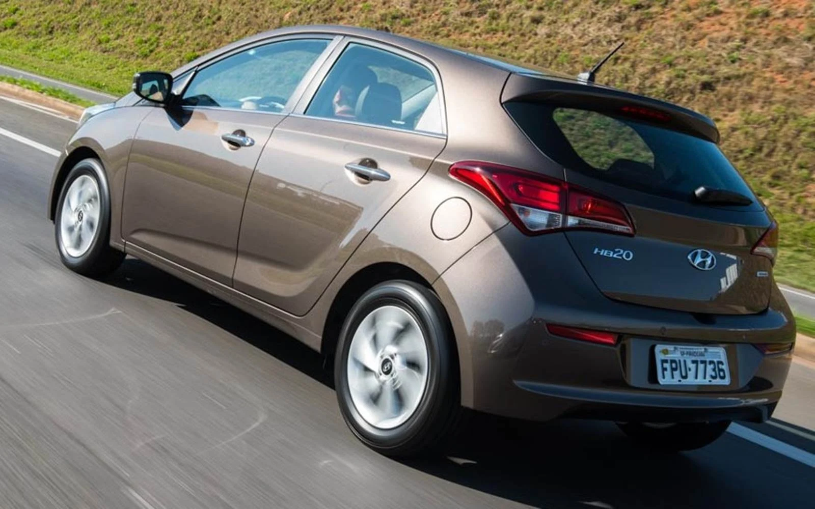 Hyundai HB20 2016 top de linha tem desconto de R$ 7 mil