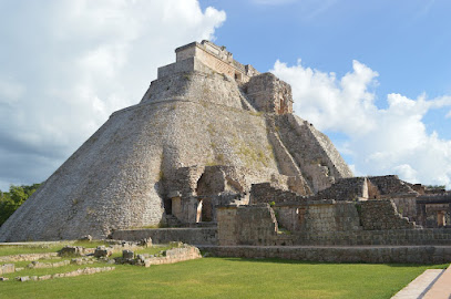 マヤ文化ピラミッド