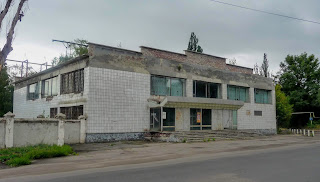 Новгородське. Виробнича будівля колишнього заводу ім. Петровського, заснованого Нібуром