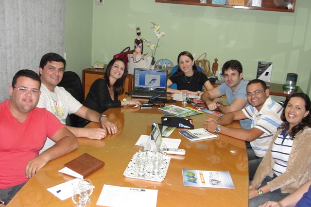 Coordenadora estadual do Movimento Lojista Jovem visita CDL Santa Cruz do Capibaribe