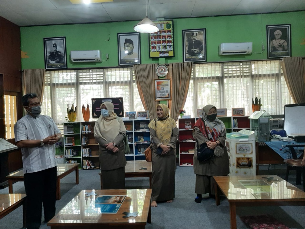 Kunjungan Kepala Sekolah dan Tim Perpustakaan MAN 2 Pekanbaru