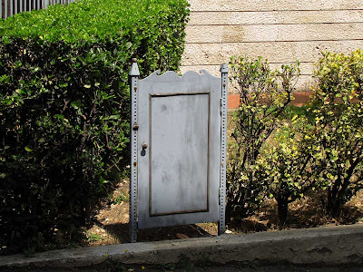 Small gate to nowhere, Livorno