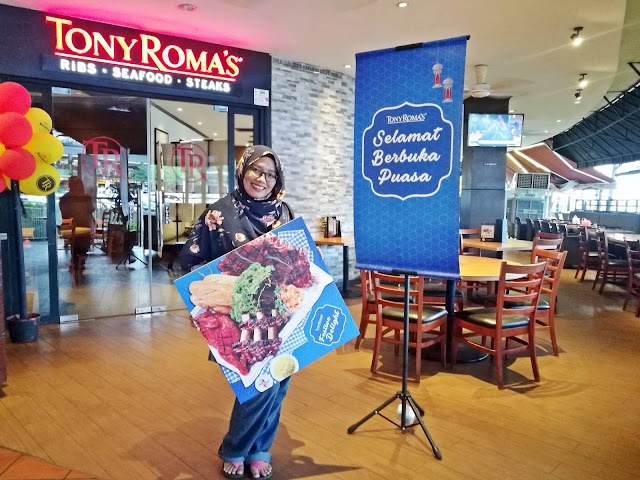 BERBUKA PUASA DENGAN TONY ROMA'S FESTIVE DELIGHT