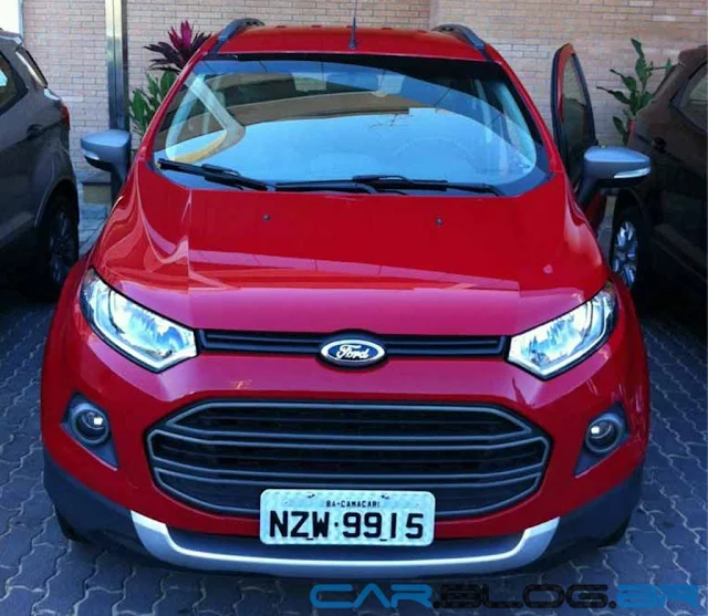 Ford EcoSport 2013 SE vermelha