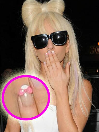 lady gaga bow nails. hairstyles I adore Lady Gaga#39;s nails in lady gaga bow nails.