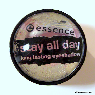 Essence Stay All Day Long Lasting Eyeshadow in 02 Glammy Goes To..., Essence Stay All Day Long Lasting Eyeshadow in 02 Glammy Goes To... swatch