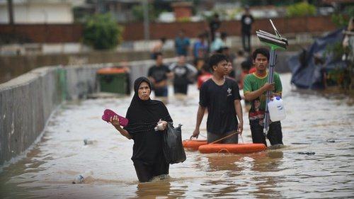 Fenomena Banjir Dan Menyikapi Dalam Perspektif Islam ditulis oleh : Maulana Malik Ibrahim, S.Ag (Mahasiswa PAI -Pasca Sarjana Universitas Islam Jakarta)