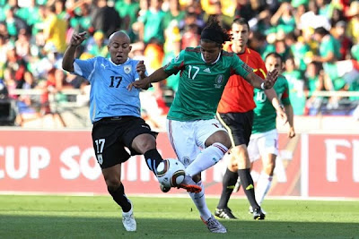 Galería de Fotos Mexico 0 Uruguay 1: Suárez dio el primer puesto a los Celestes, el Tri clasificó a Octavos