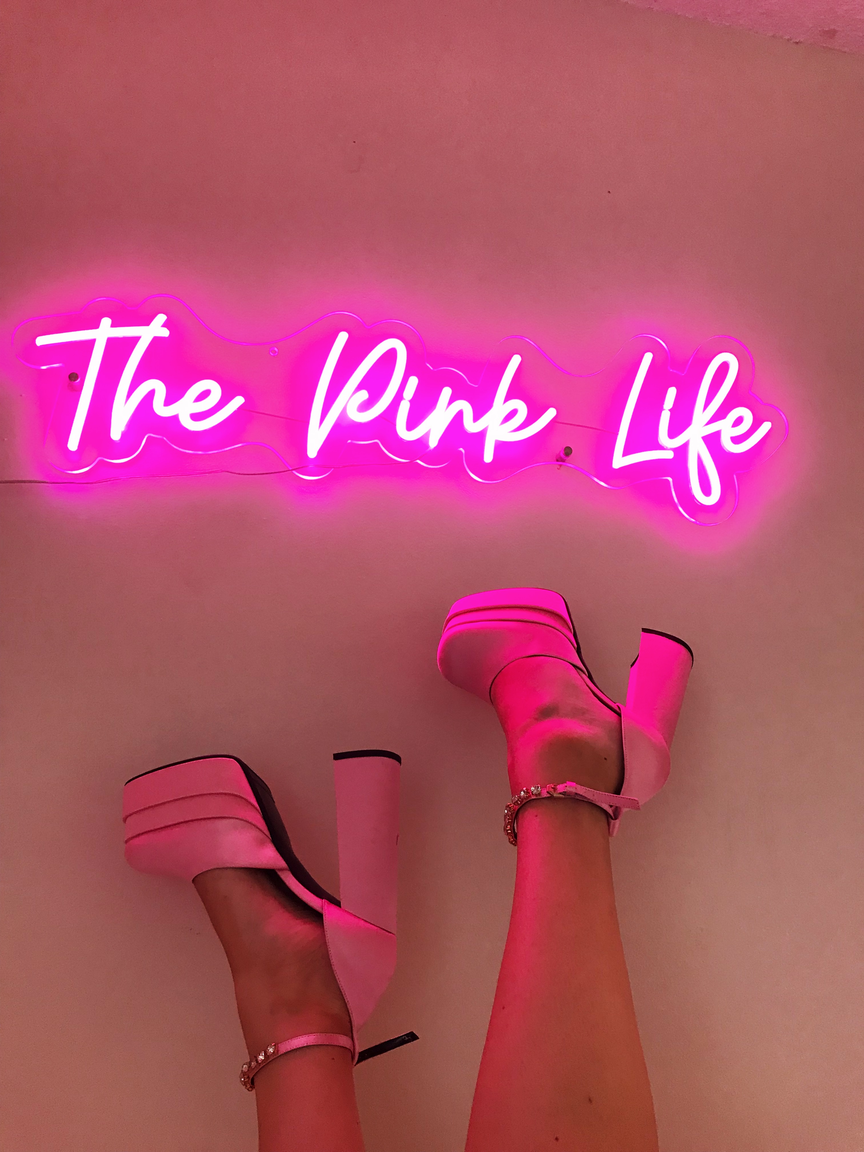 Luidruchtig Spectaculair Decoderen Pink Versace Medusa Aevitas Platform Pumps Dupe Canada | The Pink Life by  Mikayla Ann