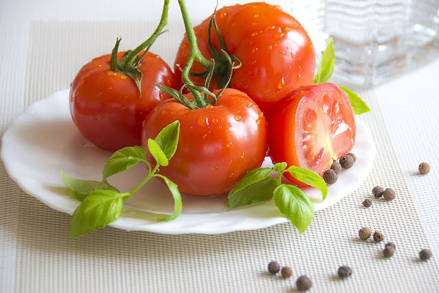 Tomatoes,Skin care at home,15 Easy DIY Skin Care Treatments for Glowing, Healthy Skin