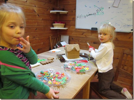 12-24 Gingerbread house 2