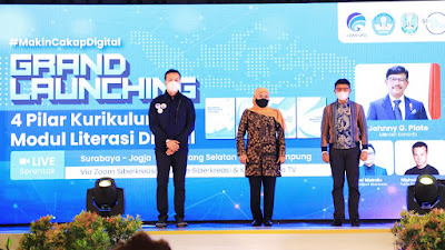 Menkominfo Launching 4 Pilar Kurikulum dan Modul Literasi Digital, Gubernur Khofifah  Tekankan Pentingnya Etika Digital