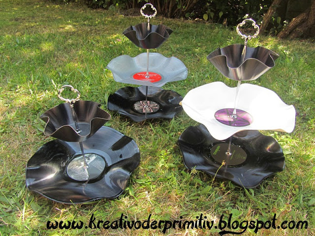 Schallplatten, Vinyl, CD, Etagere, Schüssel, schmelzen, Backofen, DIY Anleitung, Grad, Recycling, Upcycling, basteln, Muffin, Schmuck, Aufbewahrung, Anrichten, Party, Geschenk, Upcycling, Wiederverwenden, Kreativ, Idee, Inspiration, handmade, handarbeit tinker, art, kostenlos, einfach, alte Teller, service, blumen, obstschale, schale, schüssel, Tasse, Untersetzer, Platte, servieren, Design, selber machen