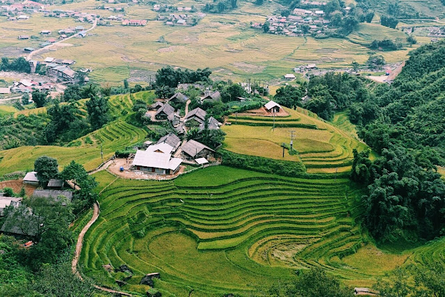 Thăm quan ban Tả Van Sapa