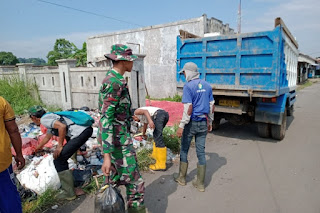 Pastikan Wilayahnya Bersih dari Sampah, Satgas Citarum Sektor 11 Gelar Patroli Rutin