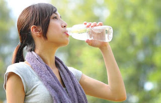 Jangan lakukan hal ini ketika anda minum  Jangan Lakukan Hal Ini Dikala Anda Minum