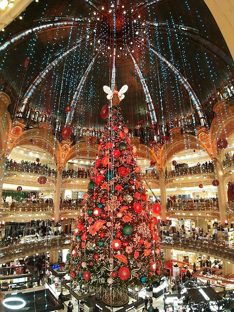 Vitrines de noel Galeries Lafayette haussmann paris