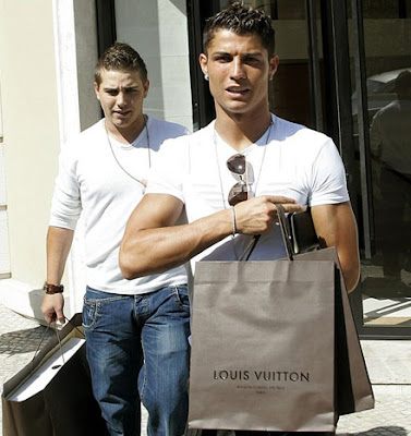 cristiano ronaldo shopping