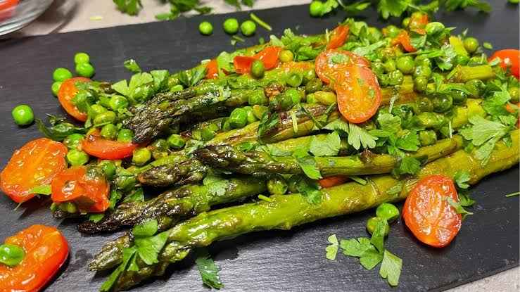 Resep tumis asparagus dan tomat (sauteed asparagus and tomatoes)