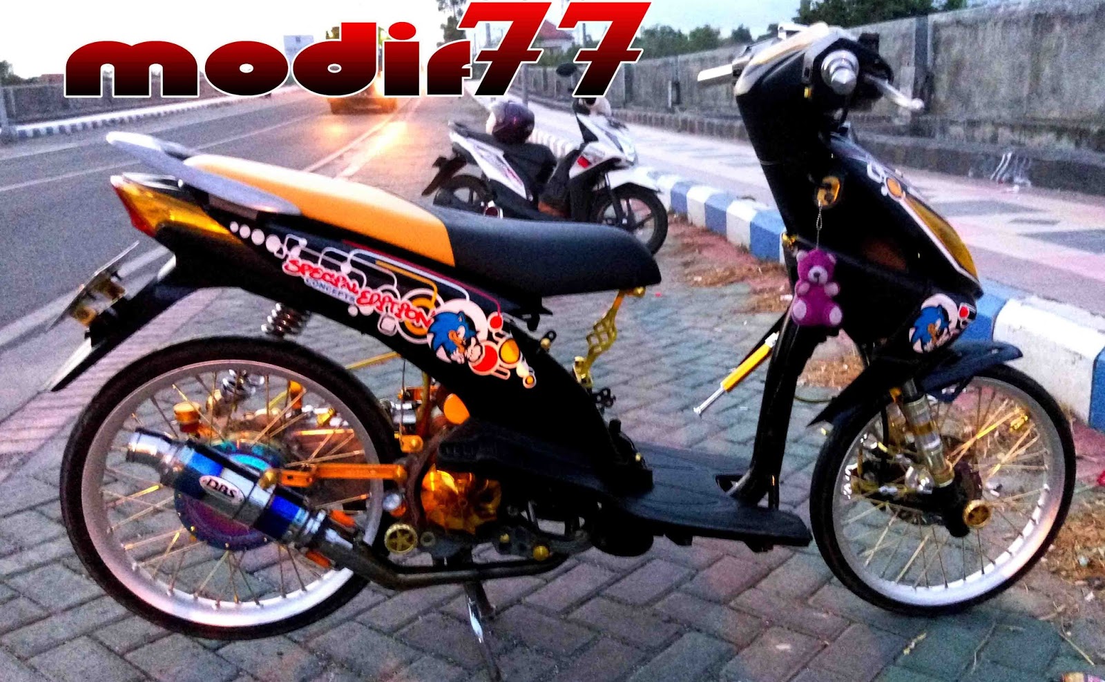 Modifikasi Motor Beat Black Semut Modifikasi