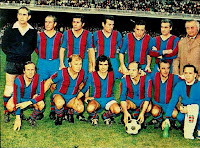 📸SELECCIÓN DE VETERANOS DE BARCELONA 📆1 noviembre 1972 ⬆️ Ramallets, Seguer, Olivella, Segarra, Bosch, Vergés y Dalmau (homenajeado). ⬇️ Basora, Kubala, Joan Manuel Serrat, Pereda, Manchón y Ángel Mur (masajista). BARCELONA VETERANOS 2 🆚 MADRID VETERANOS 0 Miércoles 01/11/1972, 12:00 horas. Partido de homenaje a los señores Dalmau y Viñas. Barcelona, Nou Camp: 30.000 espectadores. GOLES: ⚽1-0: 16’, Cayetano Ré. ⚽2-0: Cayetano Ré.