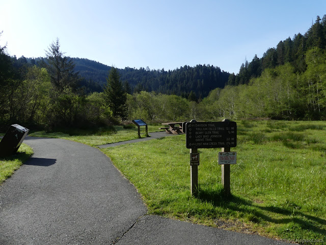 00: trailhead sign