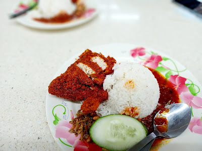 Sarapan Nasi Lemak Ayam Mamak