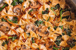 Farfalle Pasta with Spinach, Mushrooms, and Caramelized Onions