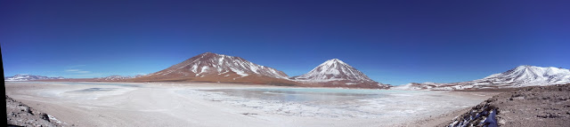 Laguna Verde - La photo ne rend pas bien la couleur bleue émeraude de l'eau