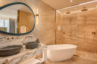 Hotel bathroom decor photos