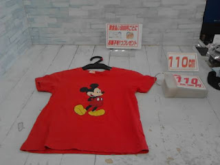 中古品　子供服　110㎝　レッド　ミッキープリント　半袖Tシャツ　110円