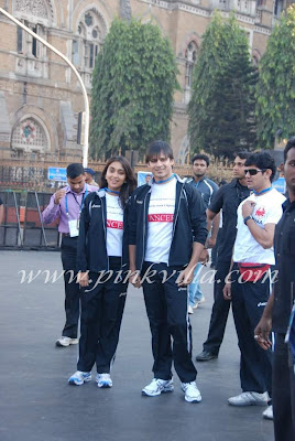 Vivek Oberoi and wife Priyanka Mumbai Marathon 2011