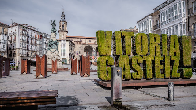 Cambian el nombre de la Avenida Juan Carlos I por Avenida 8 de Marzo en Gasteiz