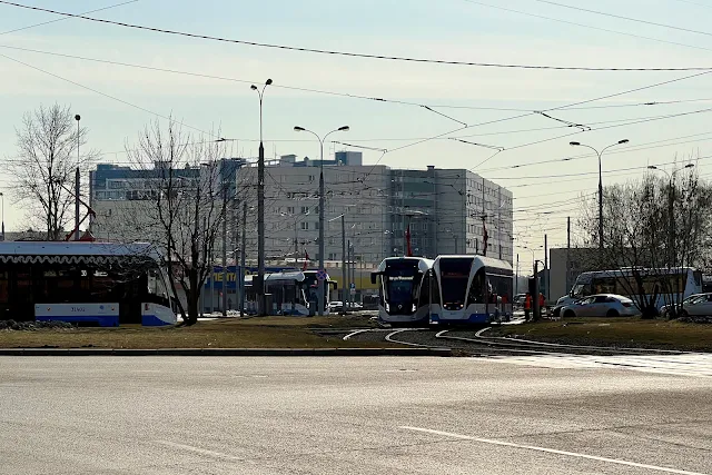 улица Твардовского, улица Маршала Воробьёва, Московский ОМОН, конечная трамвайная станция «Таллинская»