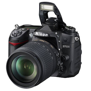 Nikon D7000 Lensa Kit 18-105mm - 16.2 MP